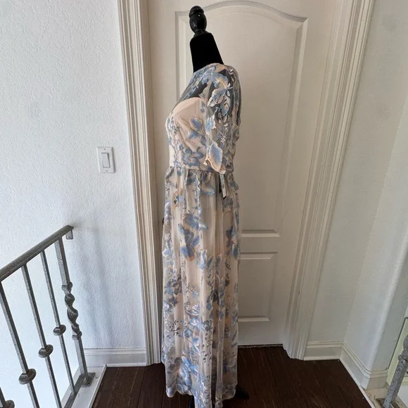 adrianna papell embroidered dress Adrianna Papell Day V-Neck Back Zipper 3/4 Bell Sleeves Short Embroidered  Dress main image 1
